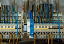 Czy jest bezpiecznik od immobilizera?